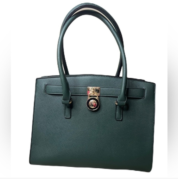 Elegant Green Shoulder Bag Bundle - Picture 2 of 13